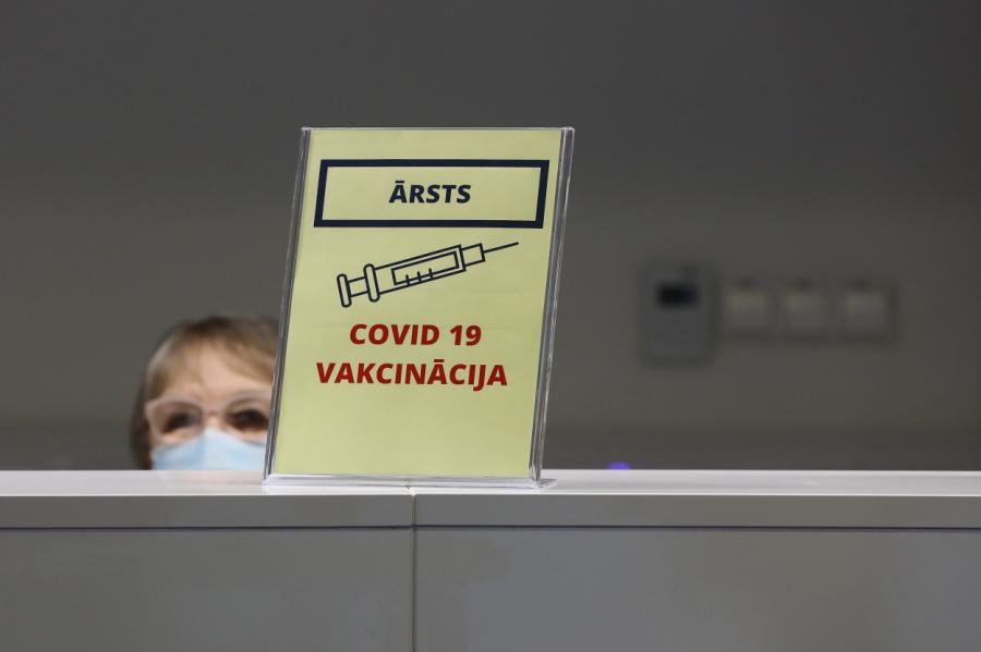 Vakcinācijas birojā ar Covid-19 inficējies darbinieks