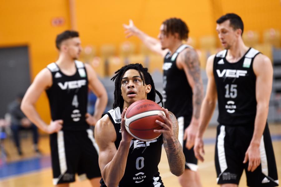 Latvijas-Igaunijas līgā favorītu duelī VEF Rīga pieveic Ventspils basketbolistus