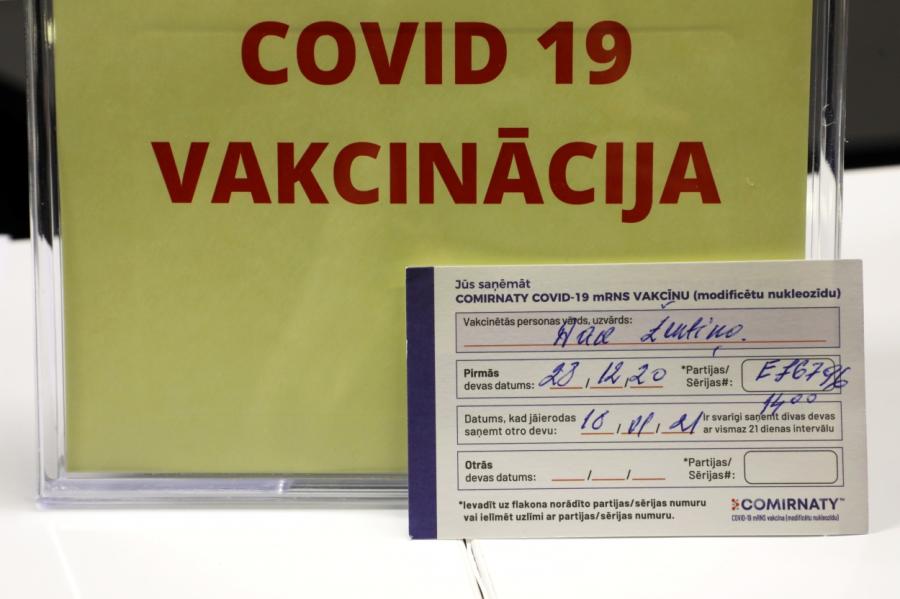 Latvijā 9 pret Covid-19 vakcinētie bijuši vecāki par 100 gadiem (+INFOGRAFIKA)