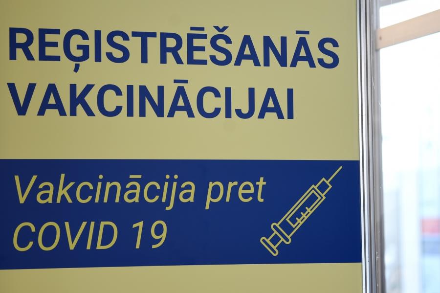 Latvijā joprojām neapsver iespēju ļaut cilvēkiem izvēlēties vakcīnu