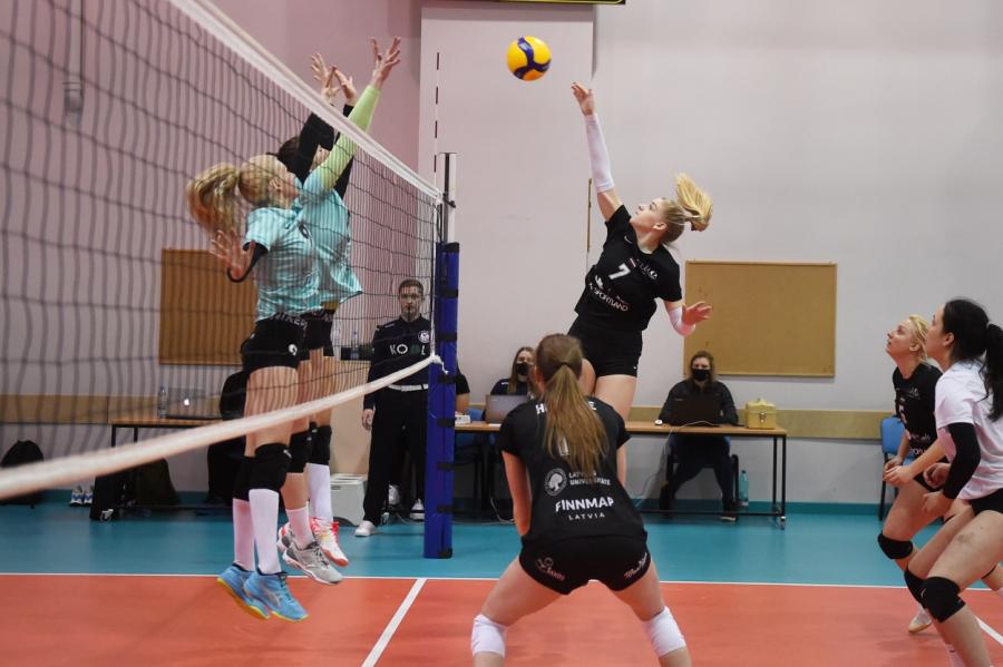 Jelgavas volejbolistes svētdien kronētas par Latvijas čempionēm