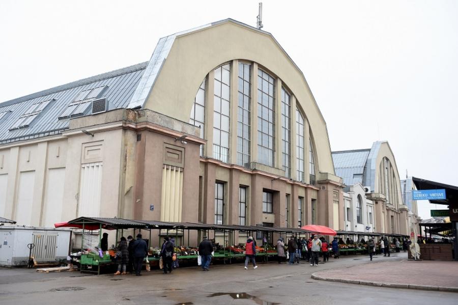 Rīgas centrāltirgus piena paviljonā ierīkots rūpniecības preču tirgus