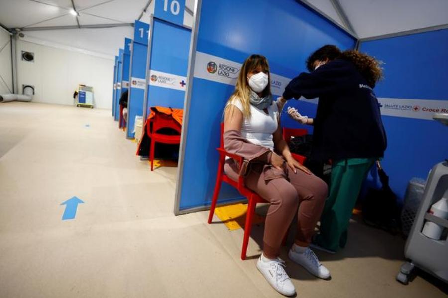 Otro dienu pēc kārtas Latvijā pret Covid-19 vakcinēti vairāk nekā 11 000 cilvēku
