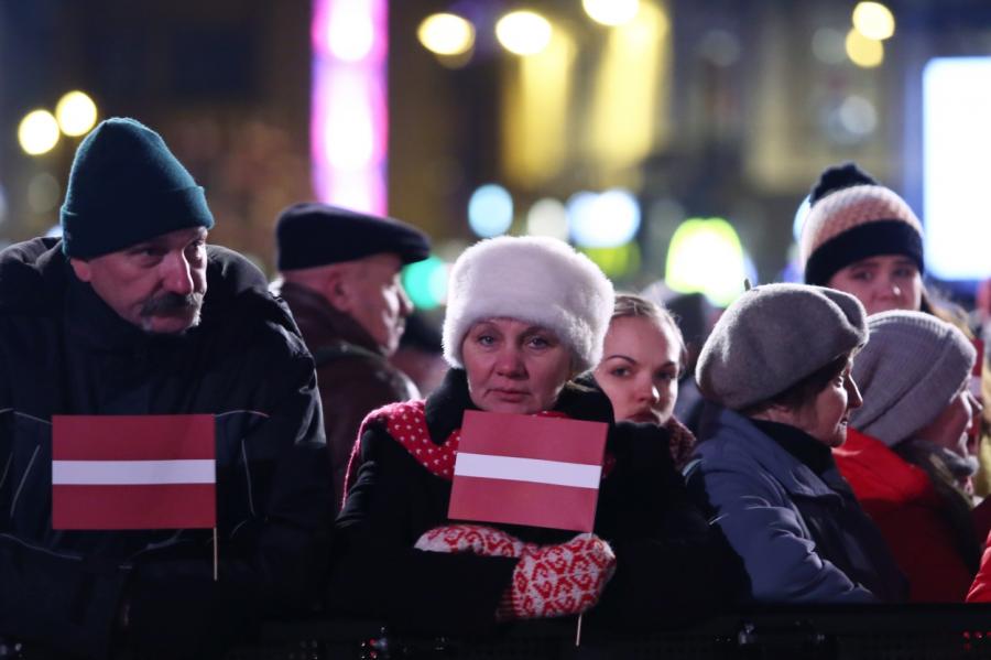 Būtiski samazinājusies Latvijas iedzīvotāju apmierinātība ar dzīvi