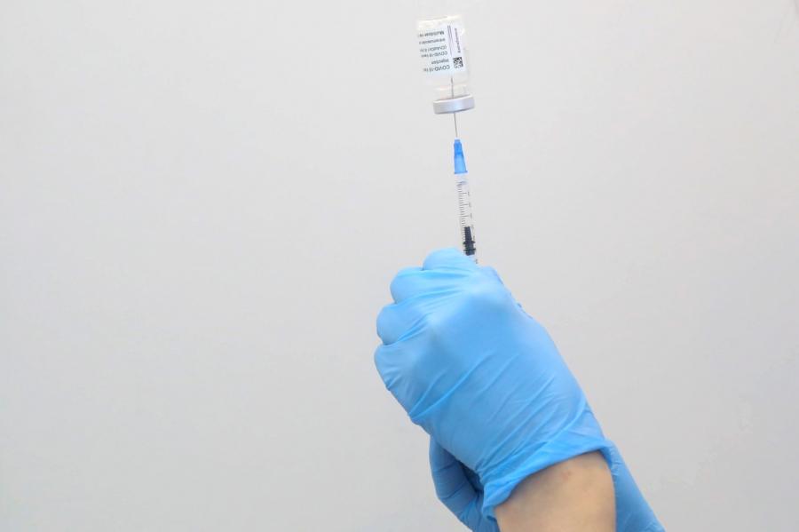 Latvijā saņemta informācija par vienu mirušo pēc vakcinēšanās pret Covid-19