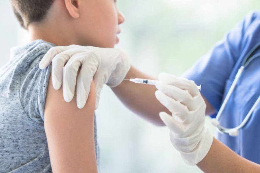 Pusaudži no 14 gadiem vakcinēšanai pret Covid-19 var pieteikties paši