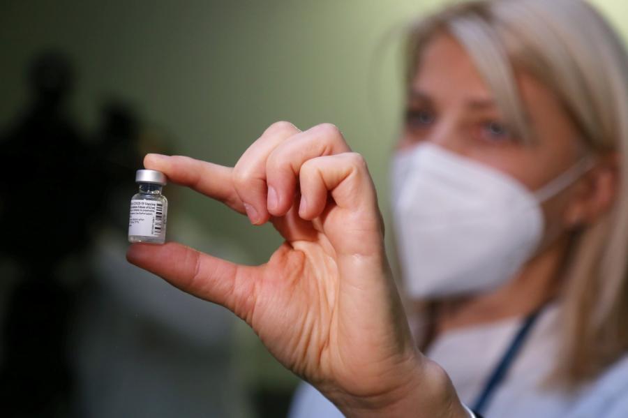 Veselības nozares darbinieku vidū pret Covid-19 vakcinēti jau 84% (+INFOGRAFIKA)