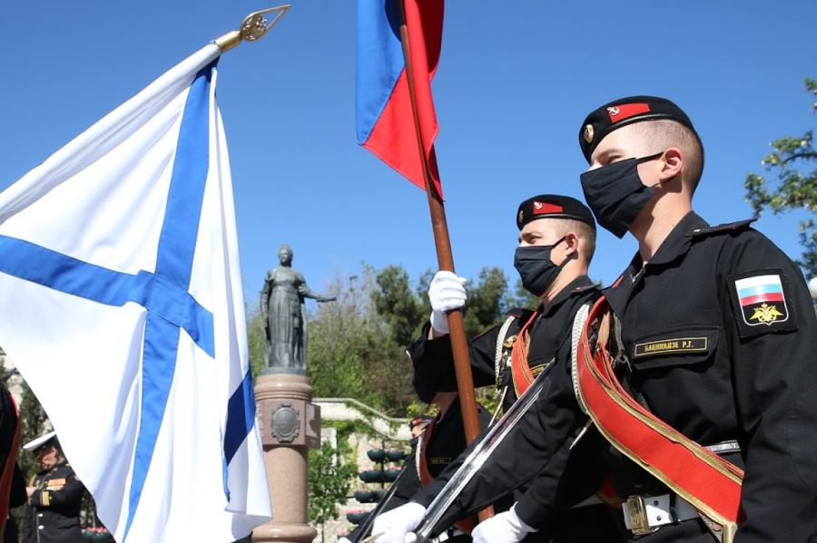 Zelenskis: okupanti Krimas pussalu ir pārvērtuši par armijas bāzi