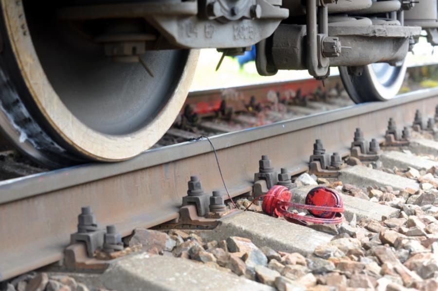 Vilcienam noskrienot no sliedēm, ASV gājuši bojā trīs cilvēki