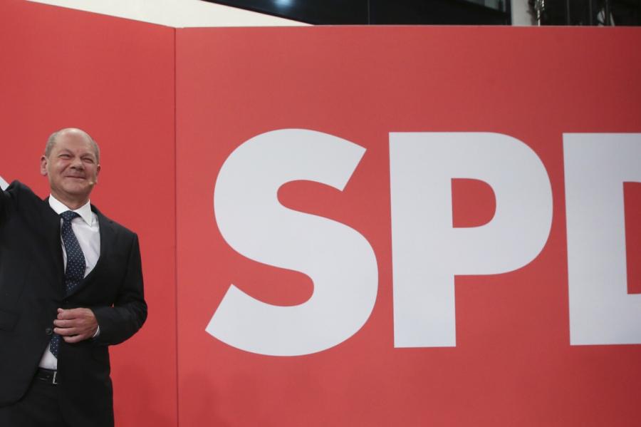 Vācijas Bundestāga vēlēšanās uzvarējuši sociāldemokrāti