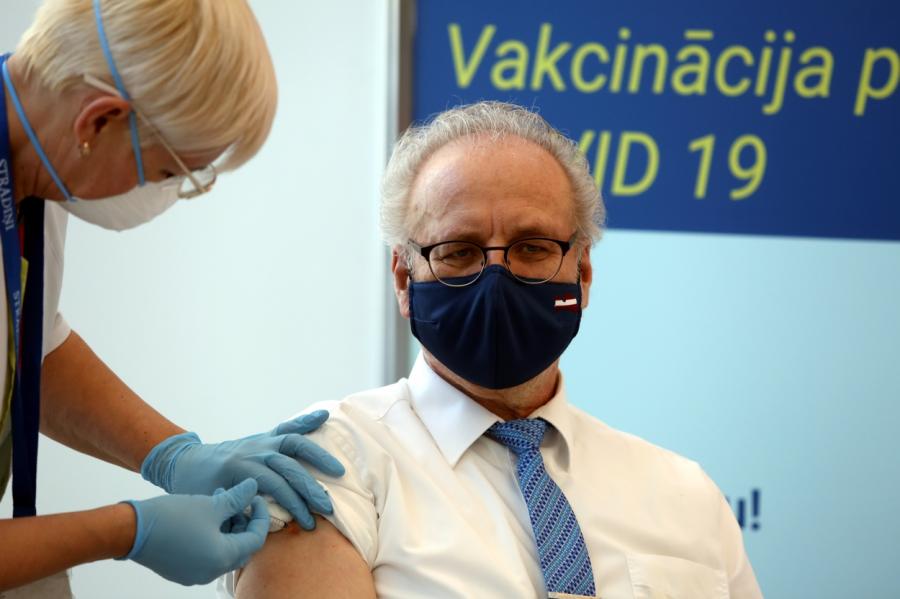Levits: Rūpēs par Latviju, jau šonedēļ jānosaka obligāta vakcinēšanās daudziem