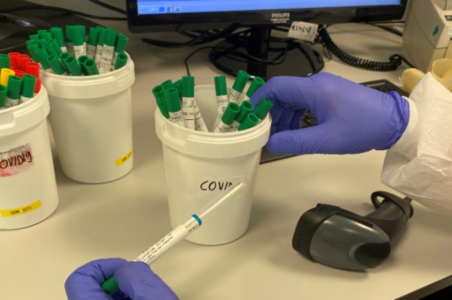 Nevakcinētajiem Covid-19 - teju trīsreiz biežāk nekā pilnībā vakcinētiem