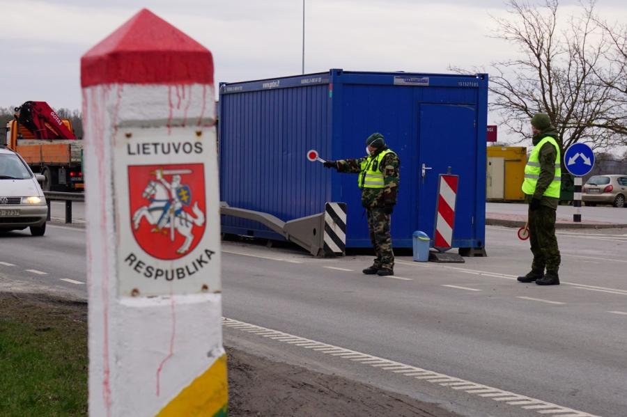 Brīvprātīgie palīdz Lietuvas robežsargiem ķert migrantus