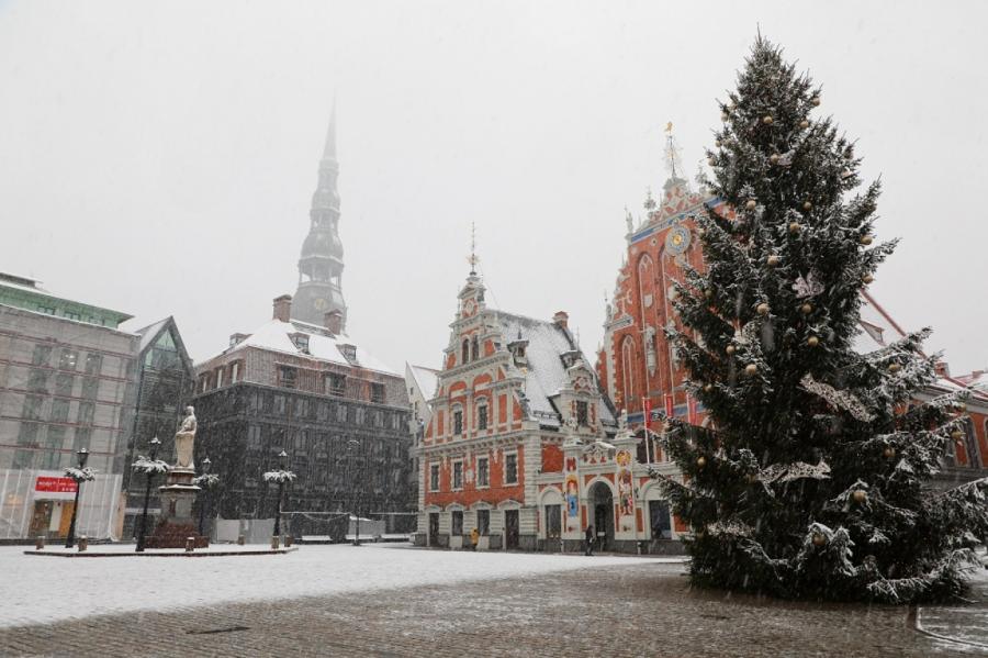 Šodien, Pirmajā adventē, Rīgā iedegs galvenās Ziemassvētku egles