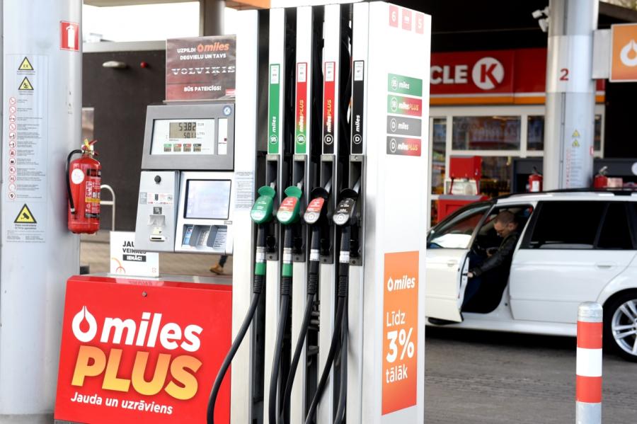 Kas notiek ar degvielas cenām? Viļņā tās samazinās (+INFOGRAFIKA)