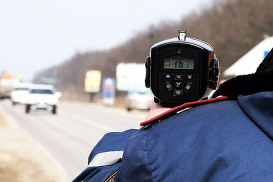 Tukuma novadā ātruma pārkāpējs mapē nodod policistam 30 eiro kukuli