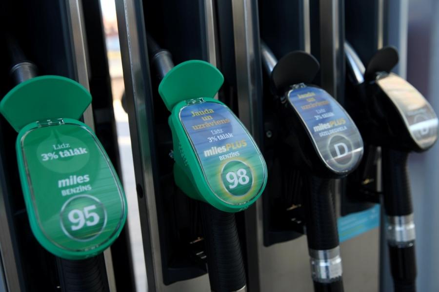 Degvielas tirgotājus brīdina mākslīgi nepalielināt cenas