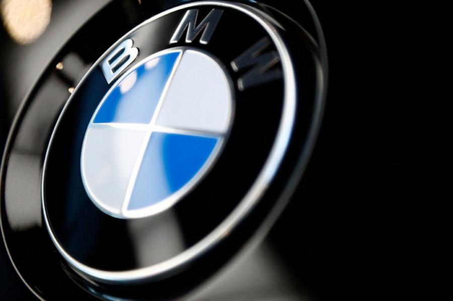 VIDEO. BMW vadītājs bez tiesībām un dzērumā bēg no policijas ar ātrumu 178 km/h