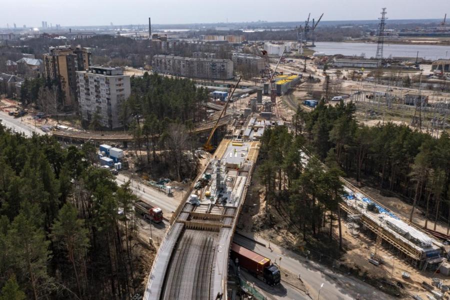 Būvniecības izmaksu pieauguma dēļ apturēti Sarkandaugavas pārvada būvdarbi