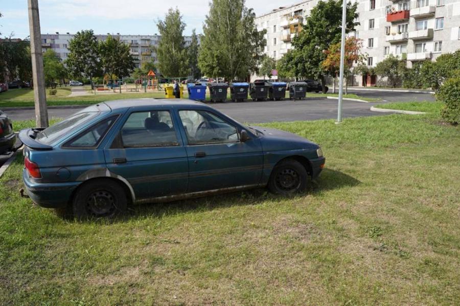 Daugavpilī par automašīnas dedzināšanu apcietina recidīvistu