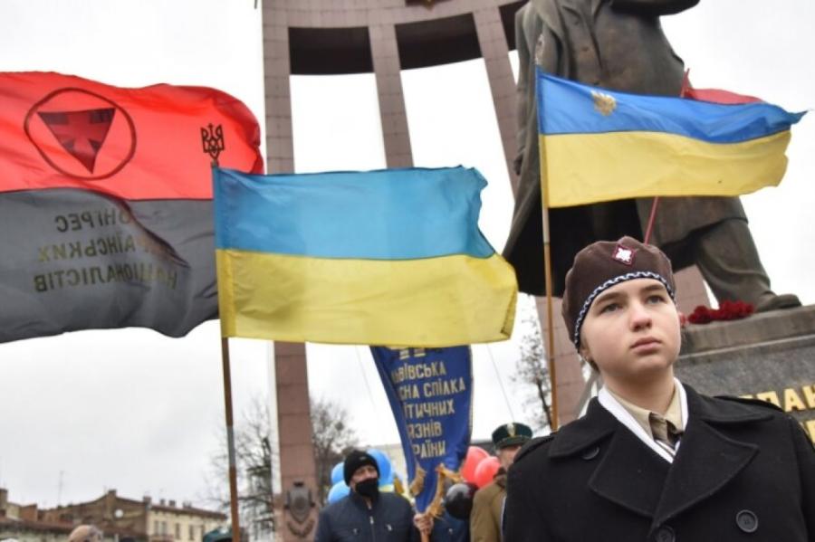 Tiesa Ukrainā piespriež prokrieviskam aģitatoram iemācīties dziesmu par Banderu