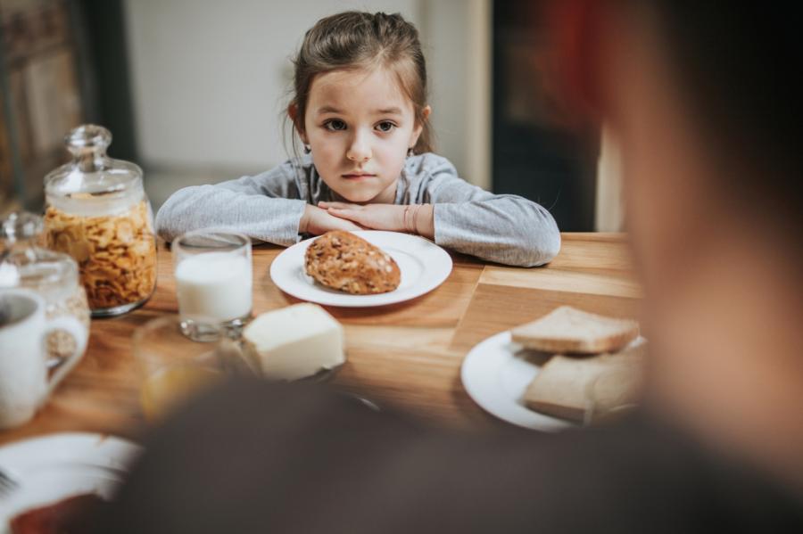 Bērnu endokrinoloģe: Ģimenēs arvien mazāk gatavo un vairāk pasūta ēdienu