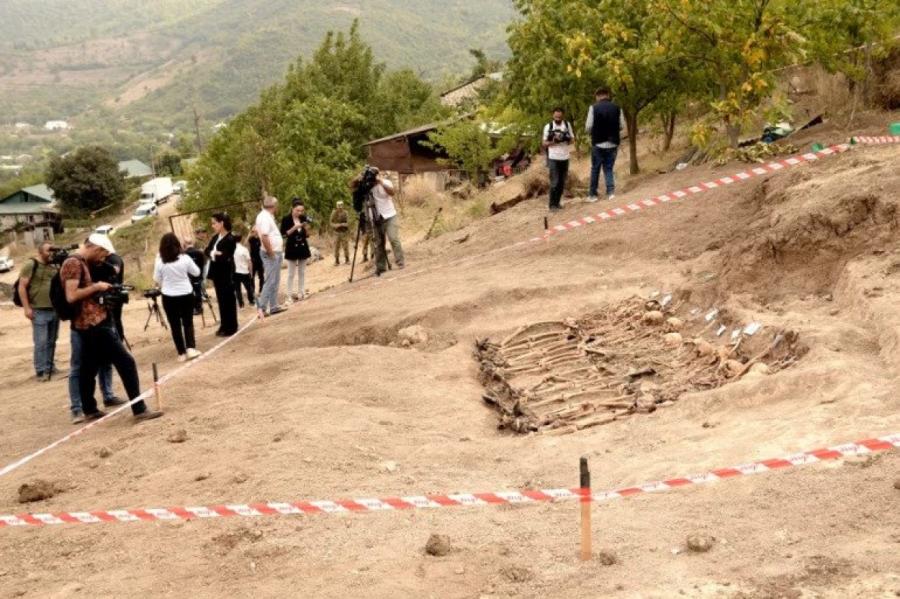 Azerbaidžāna šokējoši apgalvo, ka Karabahā uziets masu kaps (+VIDEO)