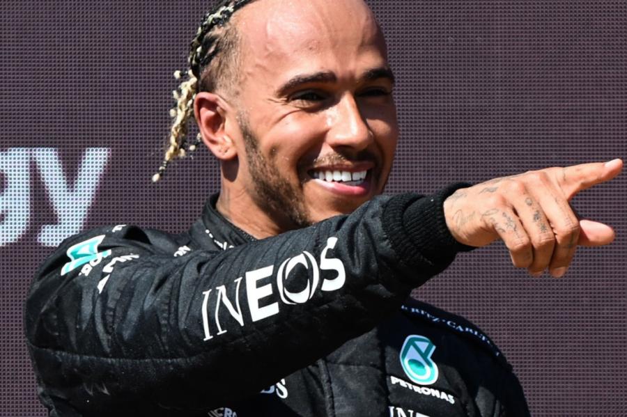 Hamiltons noliedz baumas par Mercedes vienības pamešanu
