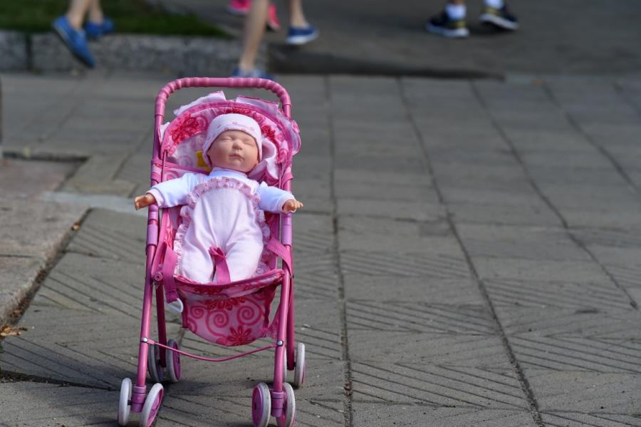 Piedāvā līdz ar bērna piedzimšanu samazināt studiju kredīta nastu