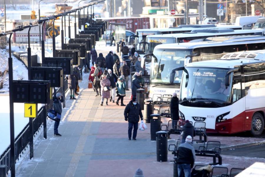 Valsts svētkos gaidāmas izmaiņas gandrīz 450 reģionālo autobusu maršrutos