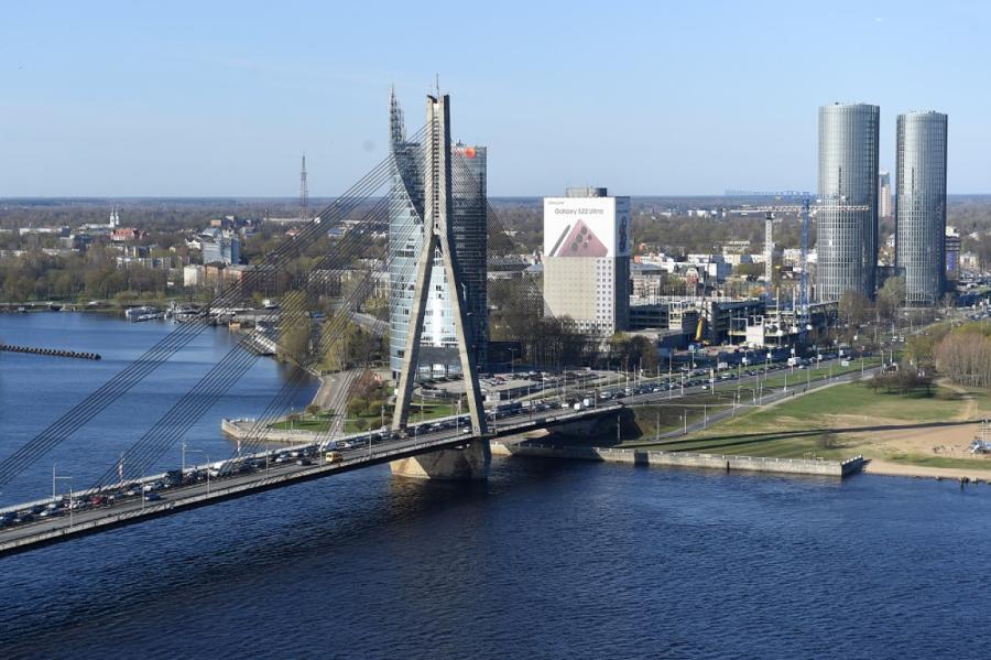 Svētku laikā Rīgā būs slēgta gājēju un velosipēdistu satiksme uz Vanšu tilta