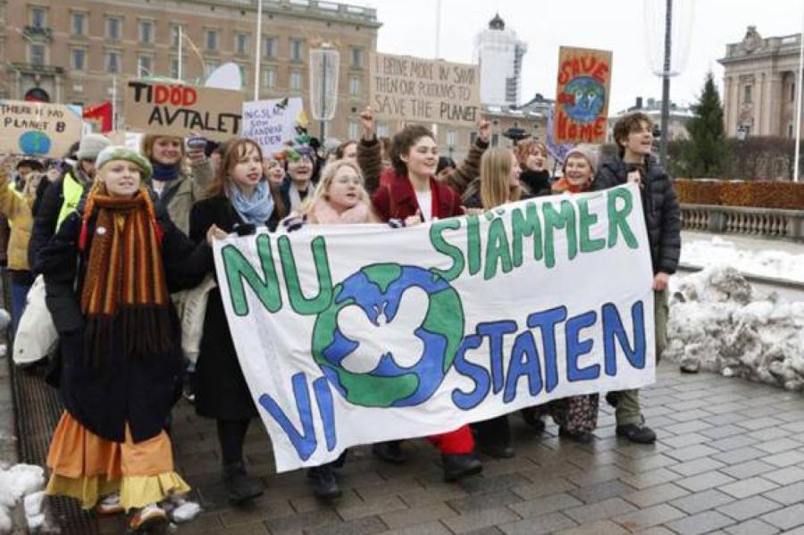 Vācijas klimata aktīvisti iepauzē protestus, draud ar drastiskākiem soļiem