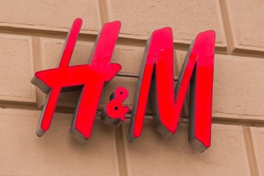 Apģērbu tirgotāja H&M apgrozījums Latvijā saruka par 40,2%