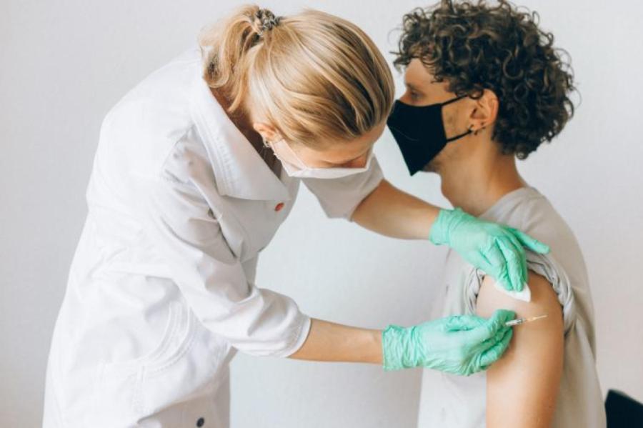 Aptauja: Vakcinēties pret gripu Latvijā vēlētos tikai 22% iedzīvotāju
