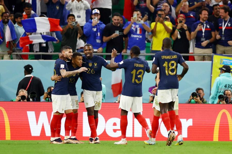 Francijas futbolisti uzvar Poliju un iekļūst Pasaules kausa ceturtdaļfinālā