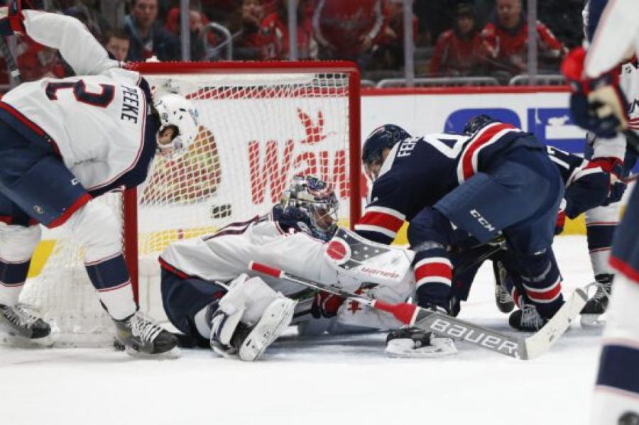 Merzļikins ielaiž tikai vienu ripu, bet Blue Jackets atkal zaudē (+VIDEO)