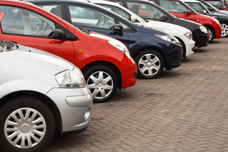 Latvijā pārdoto jauno vieglo automašīnu skaits pērn pieaudzis par 13,3%