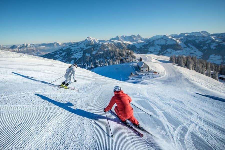 Apdrošinātājs stāsta, kuros kalnos slēpošanas sezonā tiek gūtas dārgākās traumas