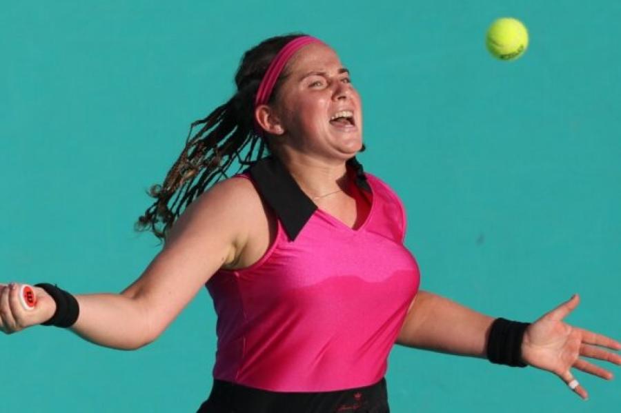 Ostapenko Dohā neizmanto divas mačbumbas un zaudē pasaules 4. raketei