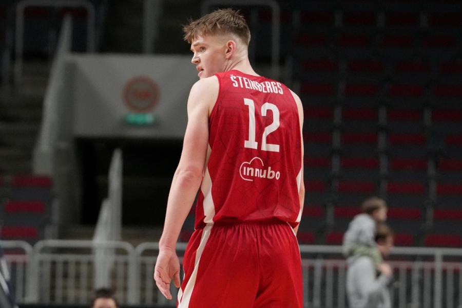 Šteinbergam deviņi punkti uzvarētā FIBA Čempionu līgas spēlē