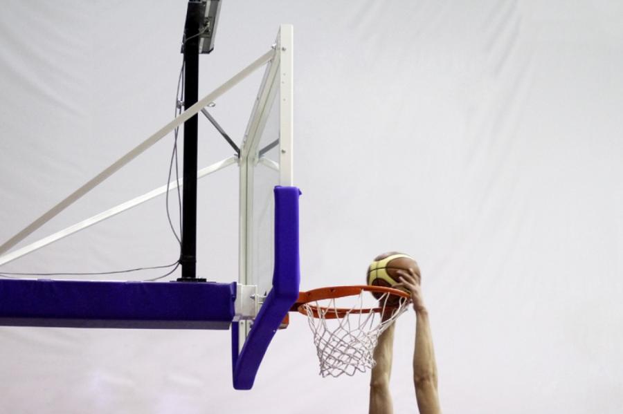 NBA Visu zvaigžņu spēles "slam dunk" konkursā uzvar G līgā spēlējošais aizsargs