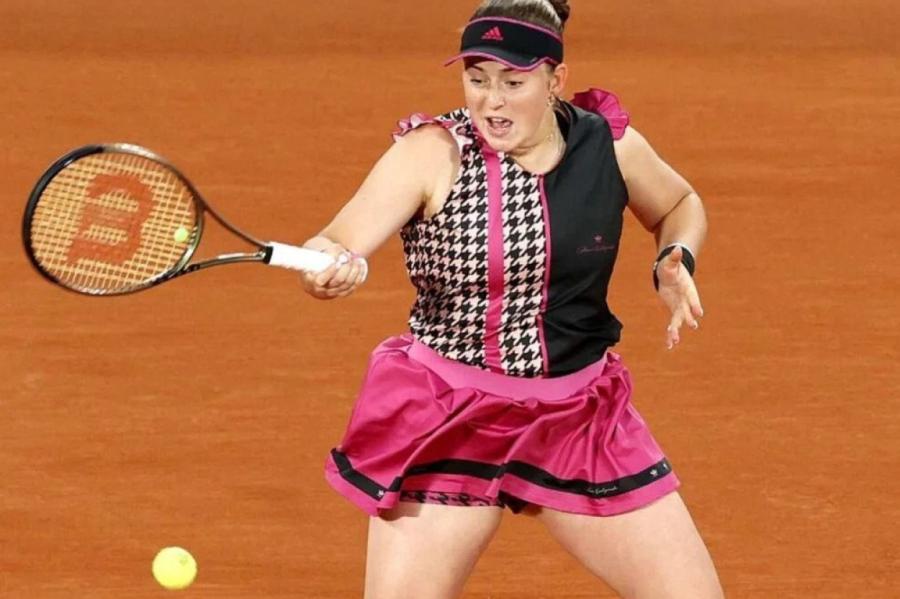 Ostapenko ar uzvaru sāk Dubaijas WTA 1000 sērijas turnīru