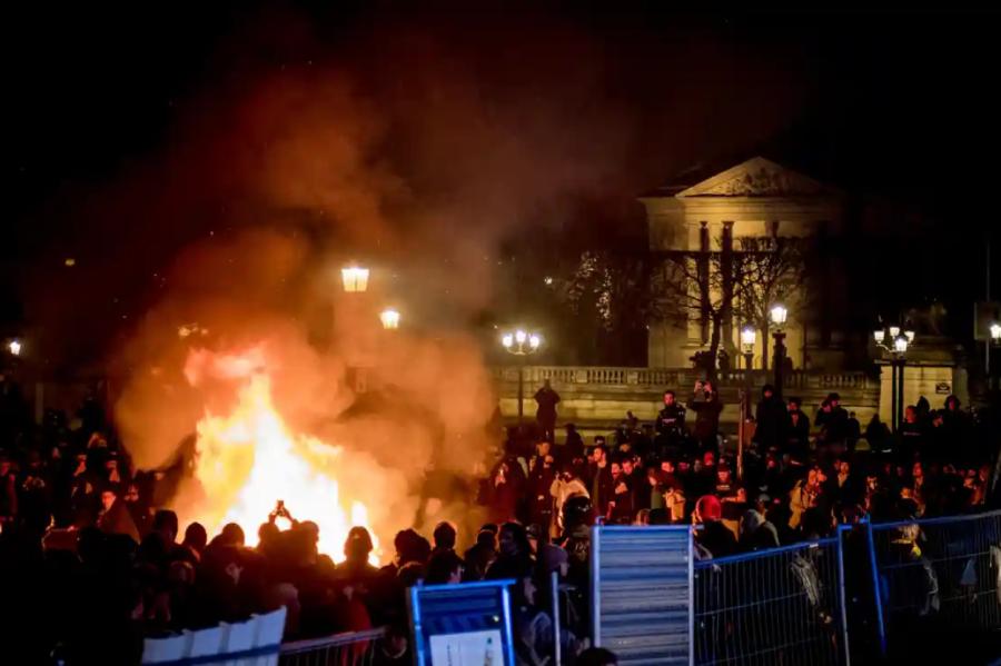 Parīzē aizliegti protesti iepretī parlamentam