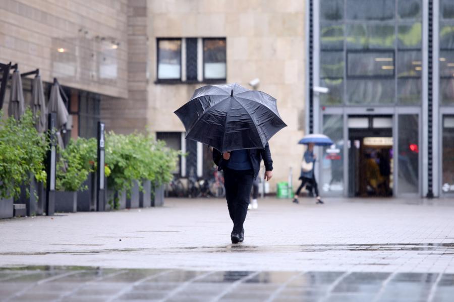 Rītdien laikapstākļi īpaši nemainīsies - lietus un maz saules