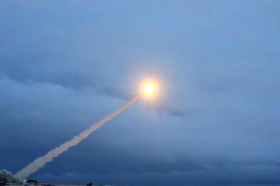 Krievija izmēģina starpkontinentālu ballistisko raķeti