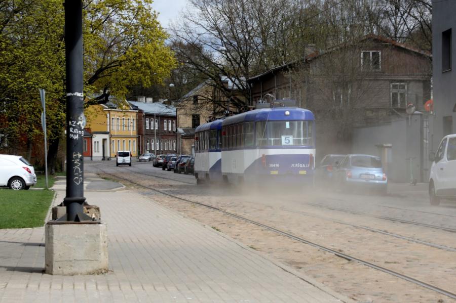 No šodienas uz būvdarbu laiku mainīs 5. tramvaja maršrutu Rīgā