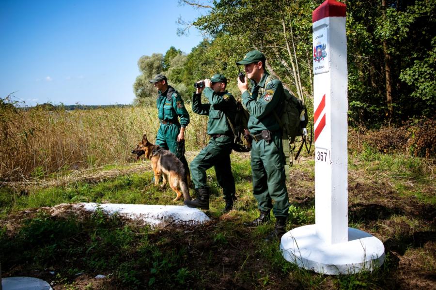 Vakar 8 cilvēkus no Baltkrievijas humānu apsvērumu dēļ ielaiž Latvijā