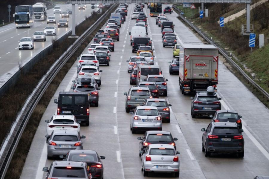 Latvijā pirmajā ceturksnī reģistrēts par 8,7% mazāk lietotu vieglo automašīnu