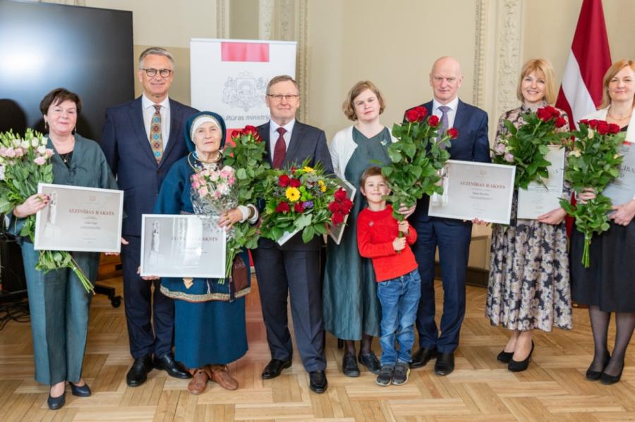 Kultūras ministrs godina 6 izcilas nozares personības. Kas viņi ir?