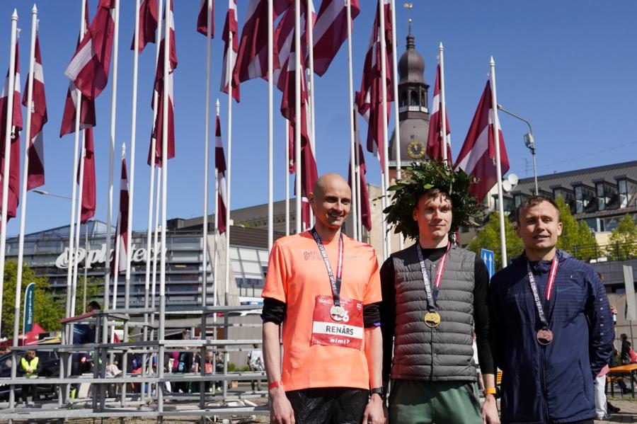 Latvieši plūc laurus Rīgas maratona garajās distancēs (+FOTO)